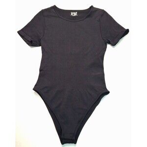 OQQ Ribbed Black Body Suit With Clasp Closure Womens Size Medium